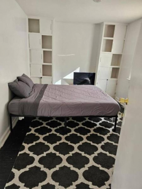 Private 1st floor apartment, one-bedroom, Wi-Fi